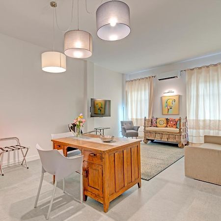 Right House Sur Le Port - Harbour View Apartment กาญารี ภายนอก รูปภาพ