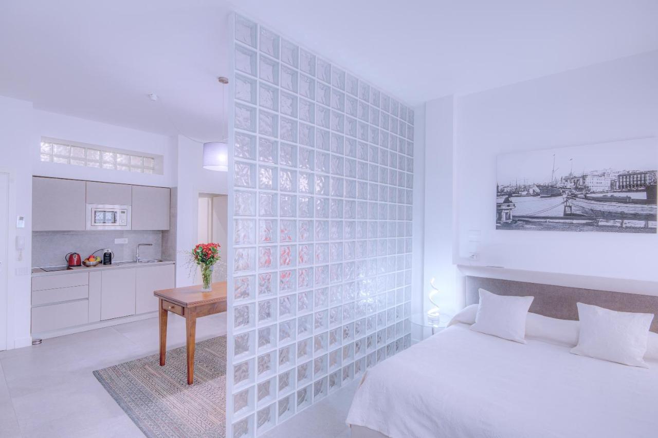 Right House Sur Le Port - Harbour View Apartment กาญารี ภายนอก รูปภาพ